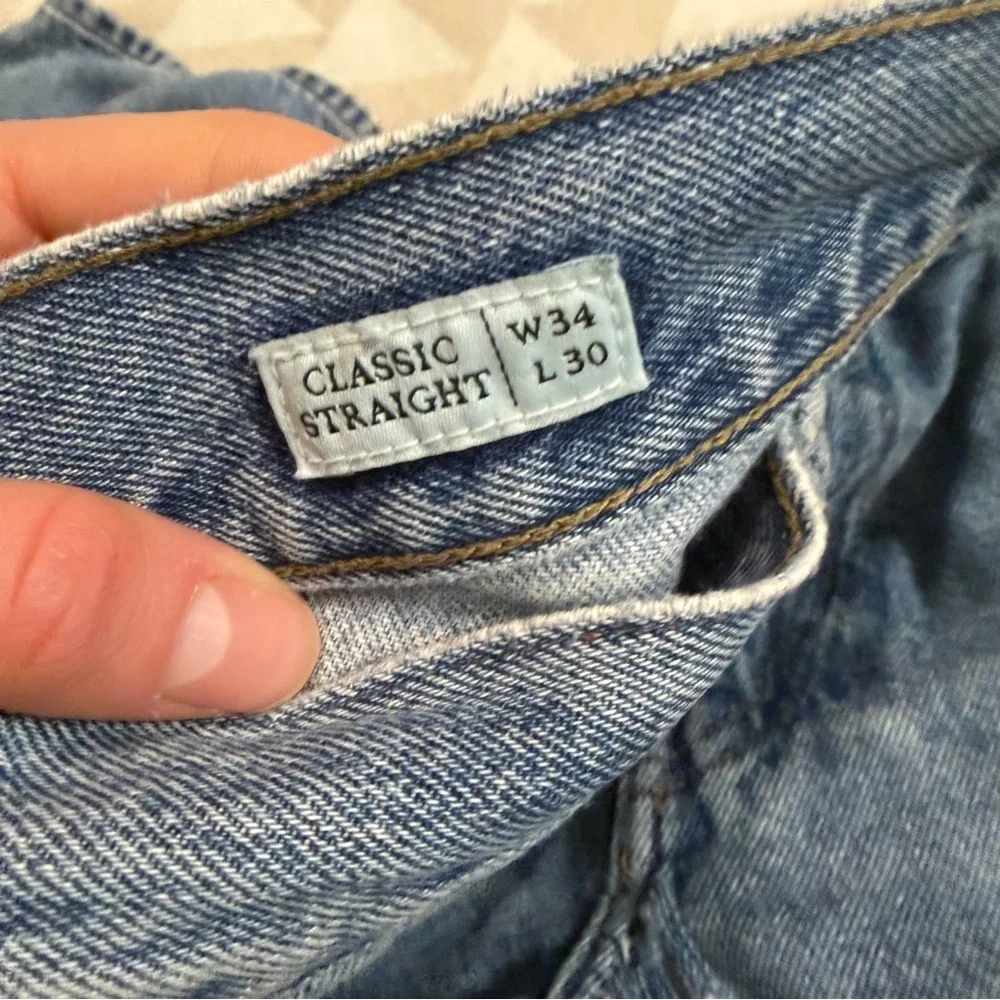 J crew Classic jean in light wash 34x30